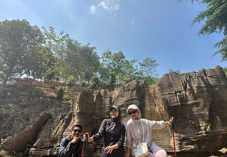 TERBONGKAR! 5 Rahasia TERSEMBUNYI di Sentul yang Bikin Kamu Nyesel Seumur Hidup Kalau Nggak Tahu! (No. 3 Bikin Syok!)